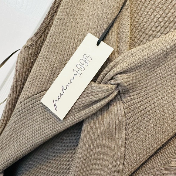 New with tags reversible dress. Stretchy!! - Picture 3 of 4